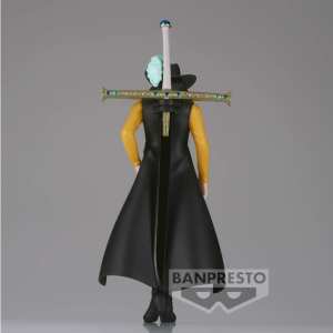 The Sailing One Piece Hawkeye Mihawk Japanese Figure