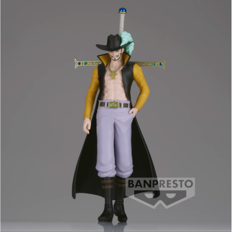 The Sailing One Piece Hawkeye Mihawk Japanese Figure
